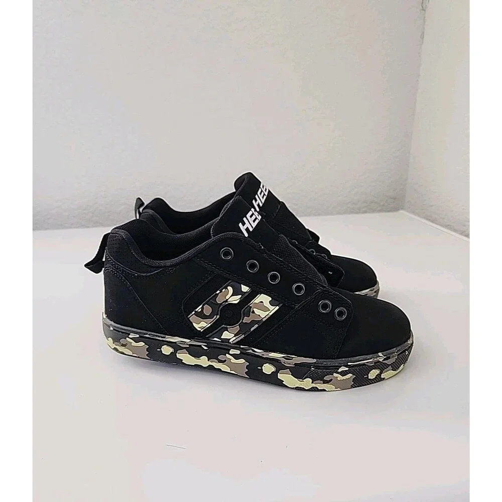 Heelys Wheeled Sneakers Youth Size 4 ROLLER SKATE SHOES Black Camouflage